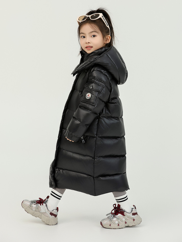 Vaikų pūkuota striukė Korejos stilius, ilga žieminė striukė su gobtuvu, baltųjų ančių pūkų užpildas, vienos spalvos su raidiniu užrašu