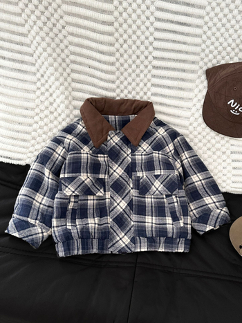 Jachetă pentru copii în model retro cu carouri, căptușeală groasă, croială scurtă, mâneci lungi