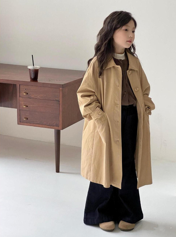 Meitenēm garš bērnu jaka-palt, britu stila rudens sezonā, vienas rindas aizdare, apkakle, kokvilnas-poliestera audums, iekšpuse poliester, piemērots bērniem virs 8 gadiem (virs 140 cm)