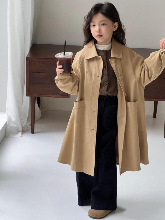 Meitenēm garš bērnu jaka-palt, britu stila rudens sezonā, vienas rindas aizdare, apkakle, kokvilnas-poliestera audums, iekšpuse poliester, piemērots bērniem virs 8 gadiem (virs 140 cm)