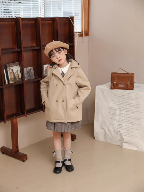 Детско момичешко тренч-палто с качулка, ветроустойчиво и водоустойчиво, сваляема качулка, двойно редове копчета, средна дължина, външна материя найлон, подплата памук