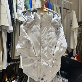 Bērnu pūku jaka korejiešu stilā ar corduroy audumu, kokvilnas pamušs oderējums, 95% pūkas saturs, īss griezums, pavasaris 2025