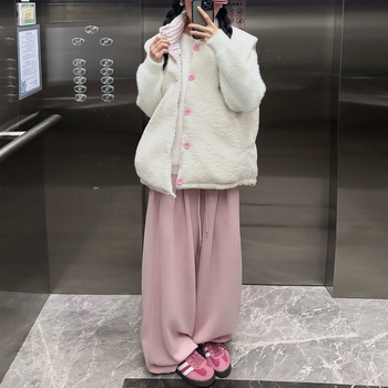 Женска жилетка с пух-памук, геометричен модел, стойка яка, пълнеж пух-памук, цип, къса дължина