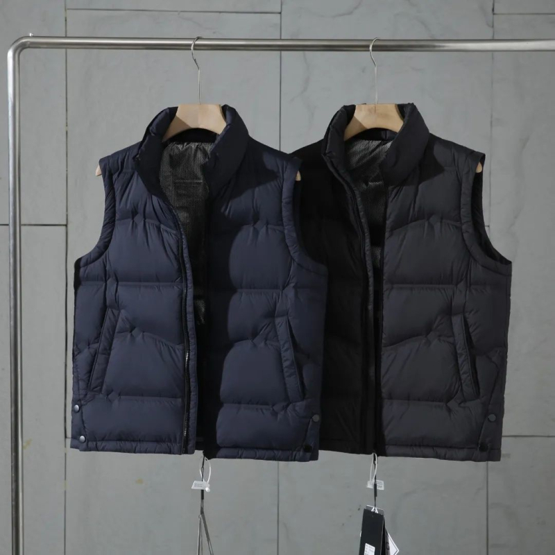 Мъжки пухен жилет с стояща яка, цип, удебелен, с около 90% пух и пълнеж 66–88 г