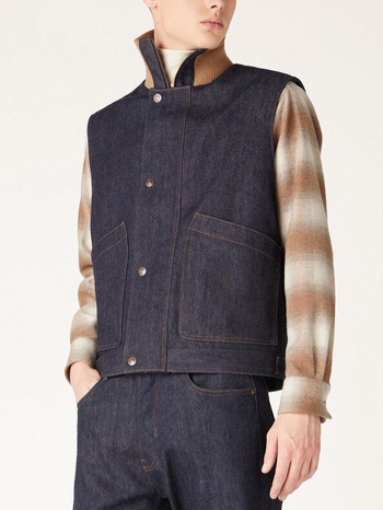 Ανδρικό ντένιμ γιλέκο με γέμισμα από πούπουλα χήνας 86–90%, σταθερή γιακάς και φερμουάρ