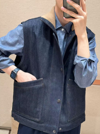 Ανδρικό ντένιμ γιλέκο με γέμισμα από πούπουλα χήνας 86–90%, σταθερή γιακάς και φερμουάρ