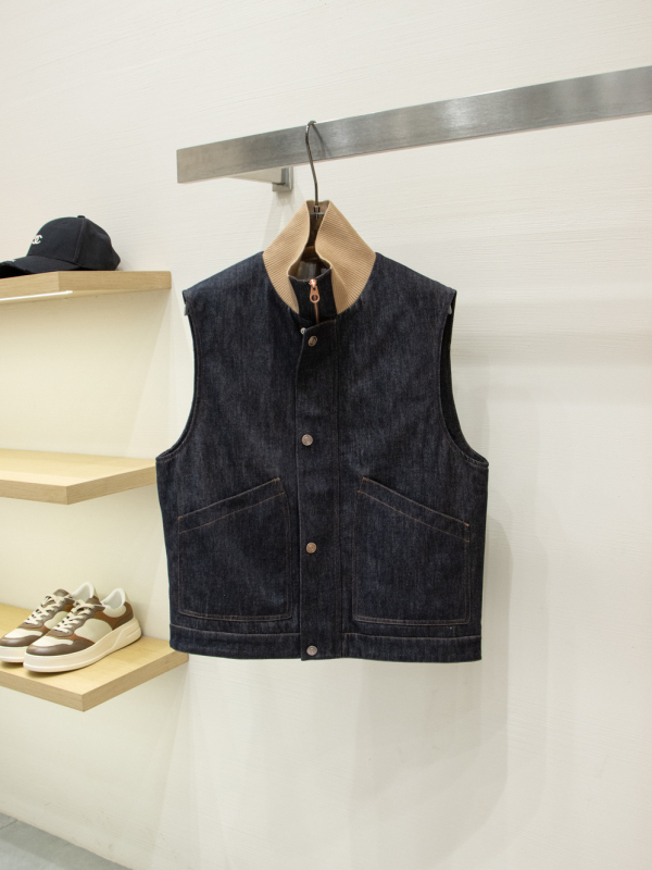 Ανδρικό ντένιμ γιλέκο με γέμισμα από πούπουλα χήνας 86–90%, σταθερή γιακάς και φερμουάρ