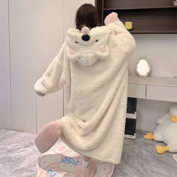 Jednodijelna pidžama s motivom crtani pas, coral fleece, 100% poliester, gustoća 181–200 g/m2, dugi rukav, bez ovratnika, kućna zimnica