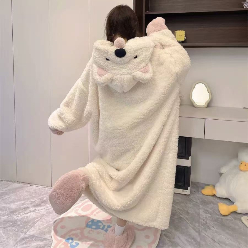 Jednodijelna pidžama s motivom crtani pas, coral fleece, 100% poliester, gustoća 181–200 g/m2, dugi rukav, bez ovratnika, kućna zimnica