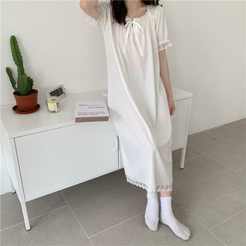 Milk Silk pizsama ruha karikatúra mintával, rövid ujjú, négyzetes nyakvonal, hosszú ruha