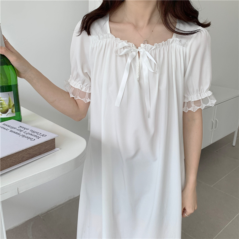 Milk Silk pizsama ruha karikatúra mintával, rövid ujjú, négyzetes nyakvonal, hosszú ruha