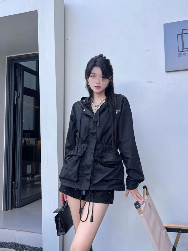 Ženska nylon windbreaker jakna s kapuljačom, trokut logotip, 3D uzorak, zatvarač
