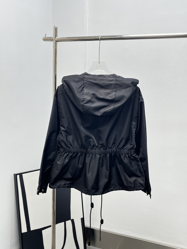 Ženska nylon windbreaker jakna s kapuljačom, trokut logotip, 3D uzorak, zatvarač