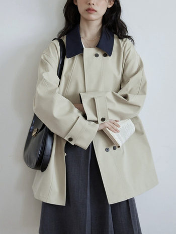 Női középméretű windbreaker kabát, galléros, dupla gombos záródás, pamutkeverék anyag, kontrasztos dizájn