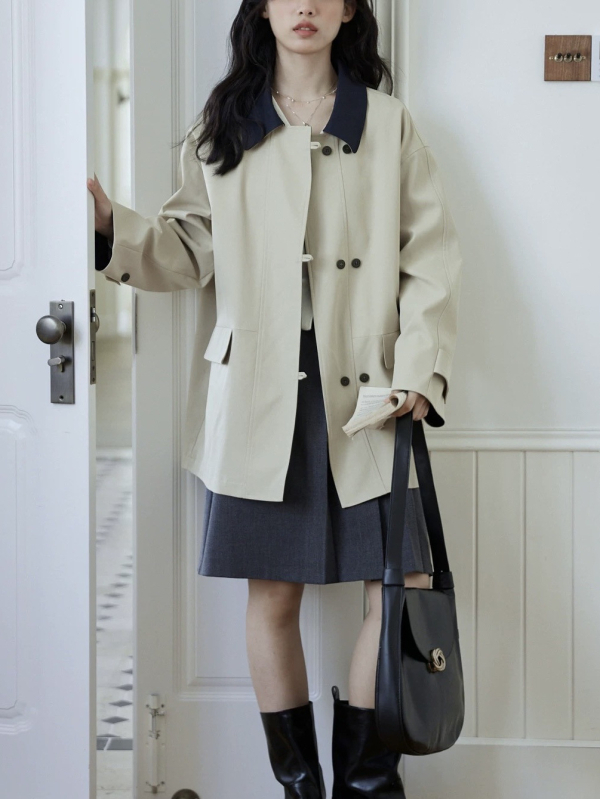 Női középméretű windbreaker kabát, galléros, dupla gombos záródás, pamutkeverék anyag, kontrasztos dizájn