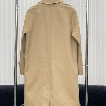 Könnyű pamut trench coat, egyszínű kivitel, hosszú fazon, négyzetes gallér, raglán ujjak