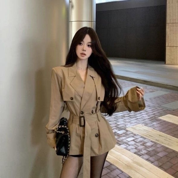 Női windbreaker kabát polo gallérral és elülső csatos zárakkal, chenille anyagból készült spandex/poliészter keverék, középhosszú