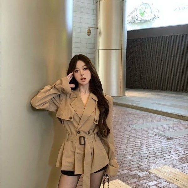 Női windbreaker kabát polo gallérral és elülső csatos zárakkal, chenille anyagból készült spandex/poliészter keverék, középhosszú