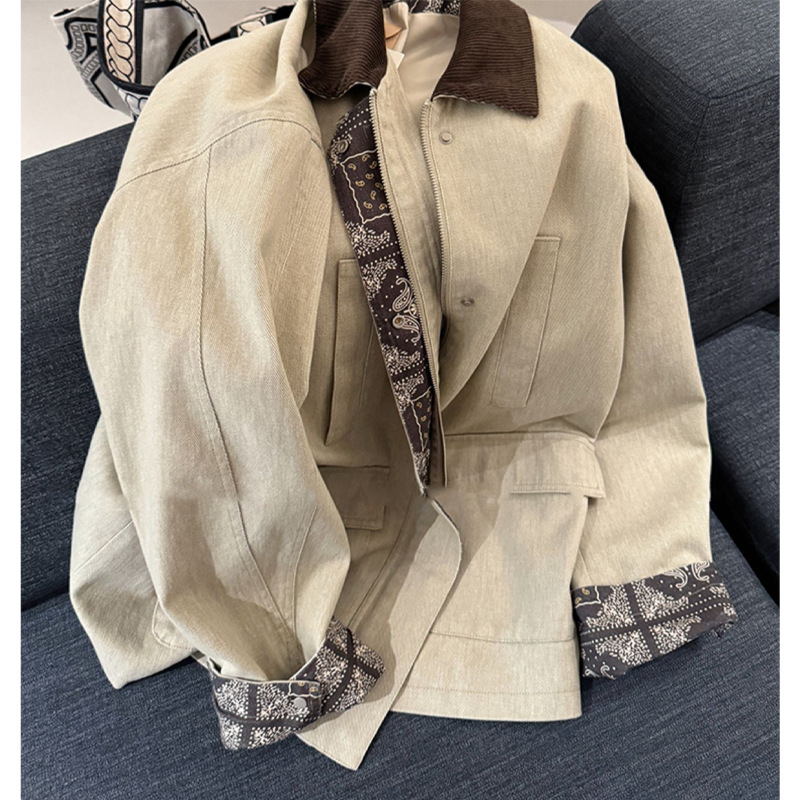 Ženska windbreaker jakna u Old Money stilu s kontrastnim šavovima, polo ovratnik, slobodan kroj, srednja duljina, poliester