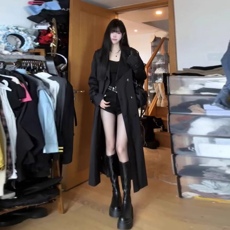 Crni trench kaput u Hepburn stilu za sitne žene, Chenille materijal, proljetno-jesenski model, francusko-britanski stil s ovratnikom jakne