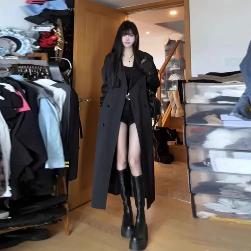 Crni trench kaput u Hepburn stilu za sitne žene, Chenille materijal, proljetno-jesenski model, francusko-britanski stil s ovratnikom jakne