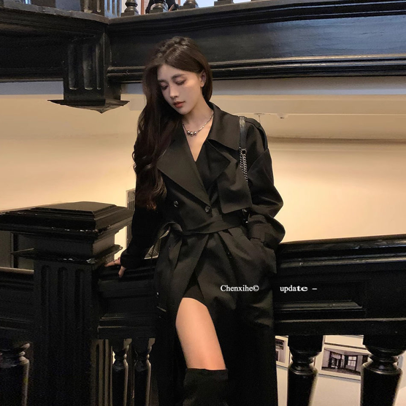 Crni trench kaput u Hepburn stilu za sitne žene, Chenille materijal, proljetno-jesenski model, francusko-britanski stil s ovratnikom jakne