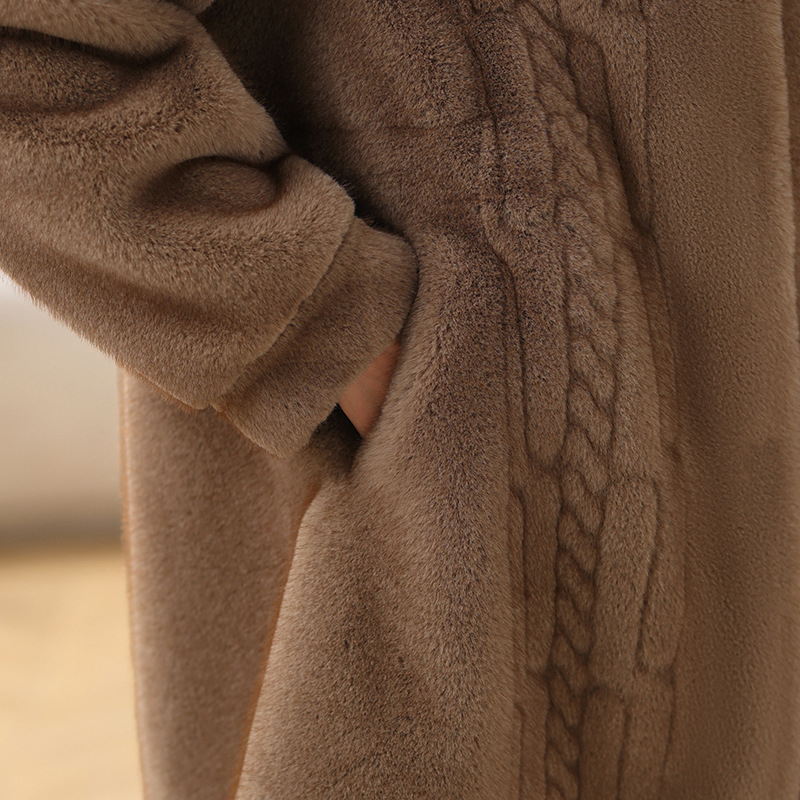 Női téli kabát mesterséges nyérc bunda, egyszínű, poliészter >95%, szalag díszítés, középhosszú