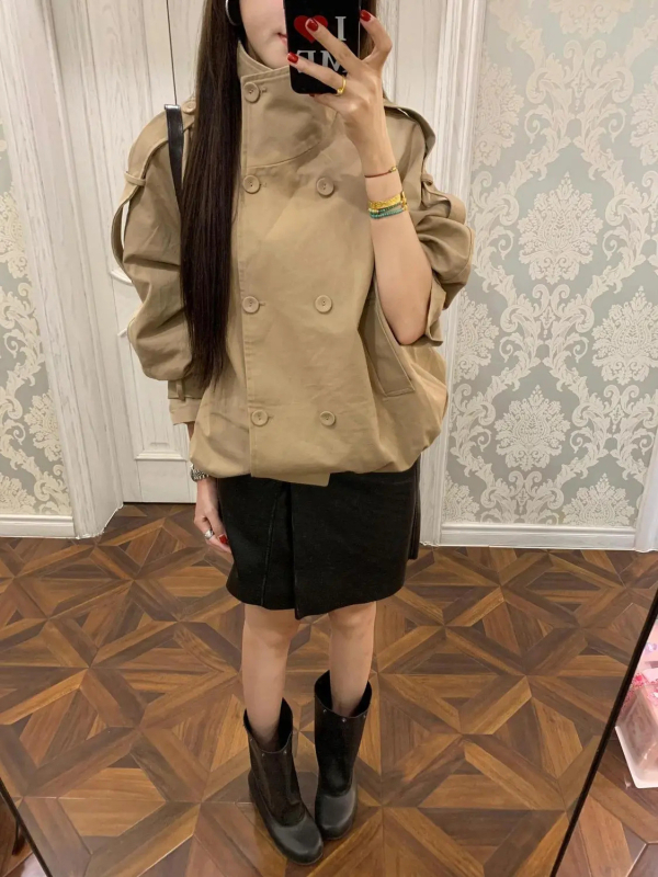 Ženska kratka windbreaker jakna u korejskom i britanskom stilu, stojeći ovratnik, dvostruko kopčanje, modni nišski top.