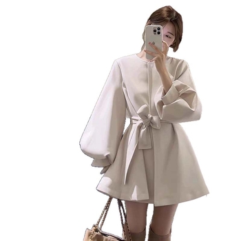 Žensko poliester sako s vezicama sprijeda, kratka A-linija, rukavi fenjer, okrugli izrez — casual korejsko-japanski stil