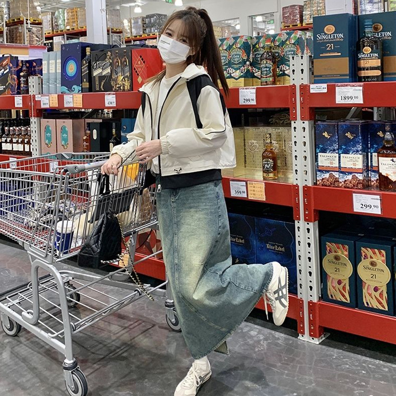 Korejskog stila kapuljačasta jakna s patchwork detaljem, za žene, poliester 90–95%, duljina 50–65 cm, slobodan kroj