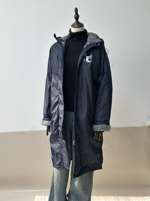 QC7812 – Dámska mikina fleece s kapucňou, hrubý materiál, dlhé rukávy, zips, stredná dĺžka (Dlhé rukávy, Zips, Stredná dĺžka, Okrúhly výstrih)