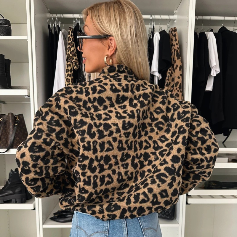 Ženska jakna s leopard uzorkom od umjetne krzna, labav kroj, dugi rukavi, 95% poliester, srednja duljina, jesen 2025