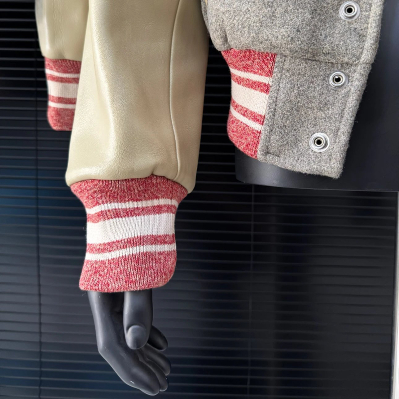 Bolick gyapjú kabát álló gallérral, egyrészes zárás, fő anyag poliészter, bélés poliészter, utcai divat tavasz-ősz