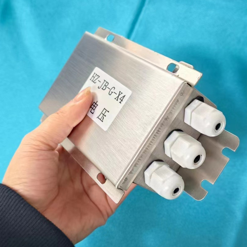 Nerezová oceľová spojovacia skrinka pre podlahový vážiaci systém, vodotesná a vlhkosťodolná, 5 otvorov, 4 vodiče