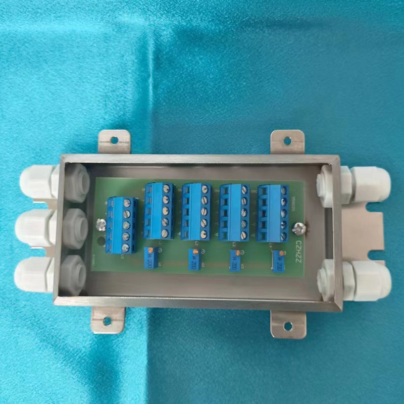 Nerezová oceľová spojovacia skrinka pre podlahový vážiaci systém, vodotesná a vlhkosťodolná, 5 otvorov, 4 vodiče