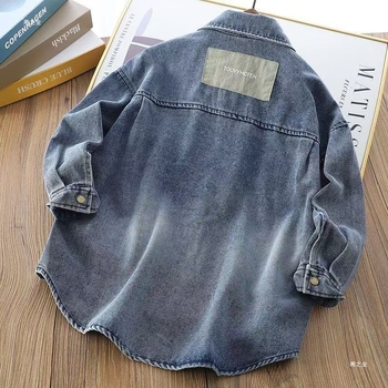 Cămașă de denim pentru băieți cu țesătură corduroy, imprimeu cu litere, glugă detașabilă, primăvara 2025 (Țesătură corduroy; Imprimeu cu litere; Glugă detașabilă; Primăvara 2025; Pentru vârsta 1–3 ani)