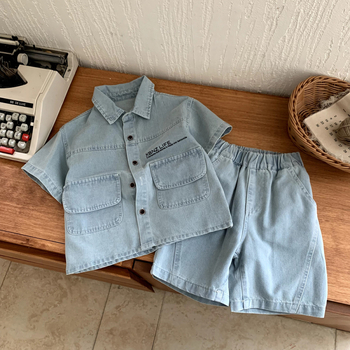 Dječji ljetni denim komplet: košulja s kratkim rukavima i šorc, pamuk 91–95%, mekano pranje enzimom, tanka tkanina