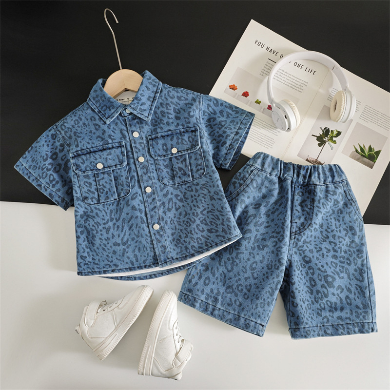 Set za dječake s leopard printom: denim košulja i šorc, kratki rukavi, ljeto, dvodijelni komplet, pamuk–mješavina