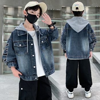 Fiúknak készült denim dzseki, koreai stílus, kapucniamentes, első soros zárás, tavasz–ősz 2025, betűs mintázat, 8 éves kortól