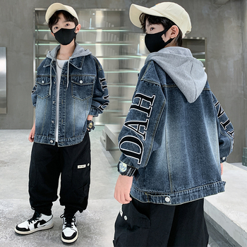 Fiúknak készült denim dzseki, koreai stílus, kapucniamentes, első soros zárás, tavasz–ősz 2025, betűs mintázat, 8 éves kortól