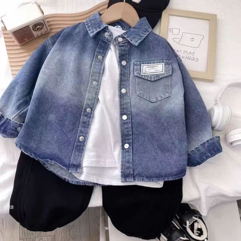 Fiúknak készült farmerdzseki, tavasz–ősz, pamut, egysoros gombolás