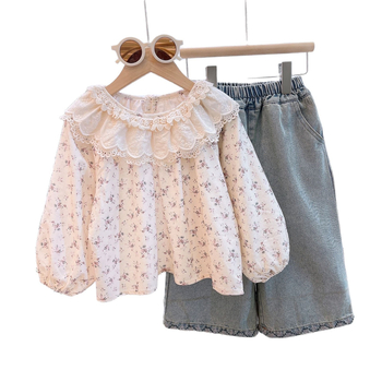 Lányoknak szóló két darabból álló szett: virágos gallérosing és farmernadrág, hosszú ujjak, puha poliészter keverék anyag