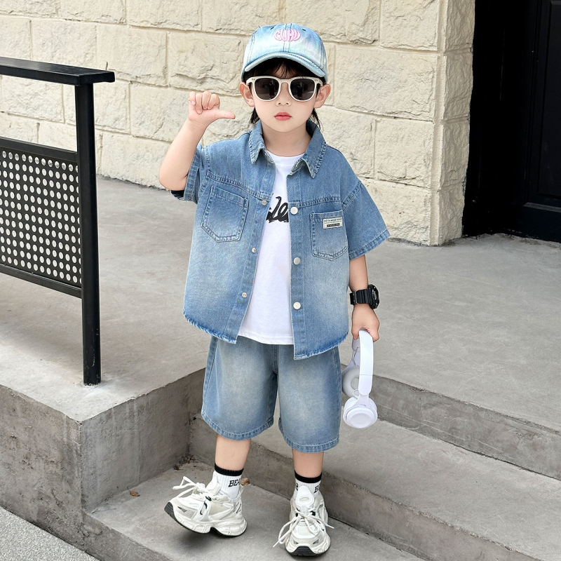 Dječji trodijelni ljetni kostim: denim košulja kratkih rukava i šortsevi, korejski stil, za uzrast 3–8 godina (100–140 cm), pamuk 55%