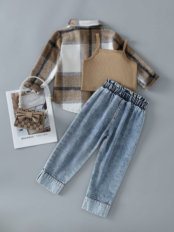 Háromrészes gyerek öltöny: galléros inget, denim mellény pántokkal és nadrág sötét mosással; anyag 80% pamut; puha felület és enzimes mosás; lányoknak 3–8 évesek.