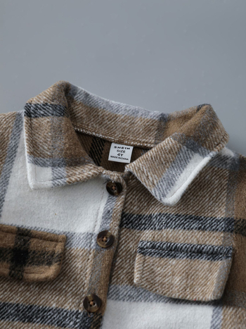 Háromrészes gyerek öltöny: galléros inget, denim mellény pántokkal és nadrág sötét mosással; anyag 80% pamut; puha felület és enzimes mosás; lányoknak 3–8 évesek.