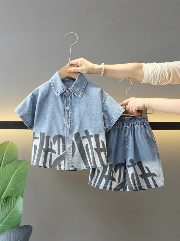 Dječji dvodjelni set od denimske košulje s kratkim rukavima i hlačama 3/4, pamukasto-prijateljski materijal, meka obrada, enzimno pranje, crtani uzorak, ljeto, 1–3 godine