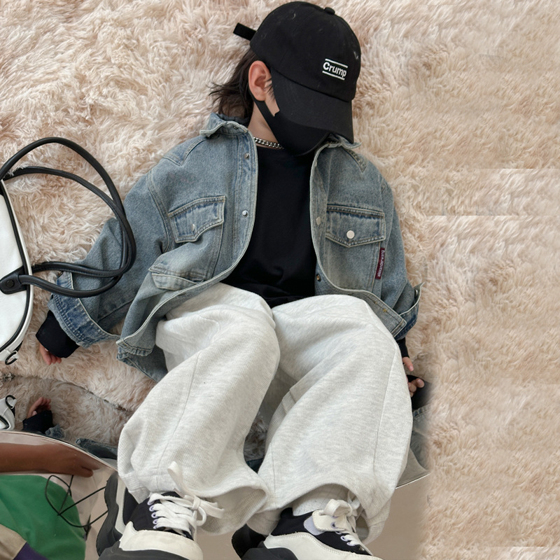 Jachetă de denim pentru copii în stil coreean (80% bumbac, 20% poliester; stil: versiune coreeană; închidere: cu nasturi; vârsta: 3–8 ani; sezoane: primăvară și toamnă)