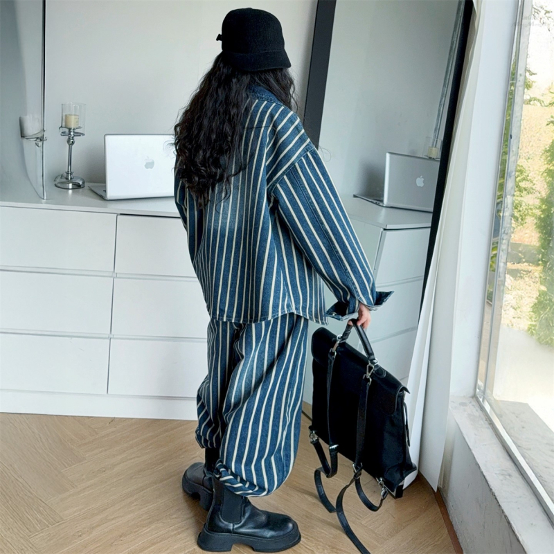 Dječji set od denimske košulje – korejski stil, vertikalne pruge, turn-down ovratnik, casual jakna i cargo hlače, 2-djelni set, jesen 2025