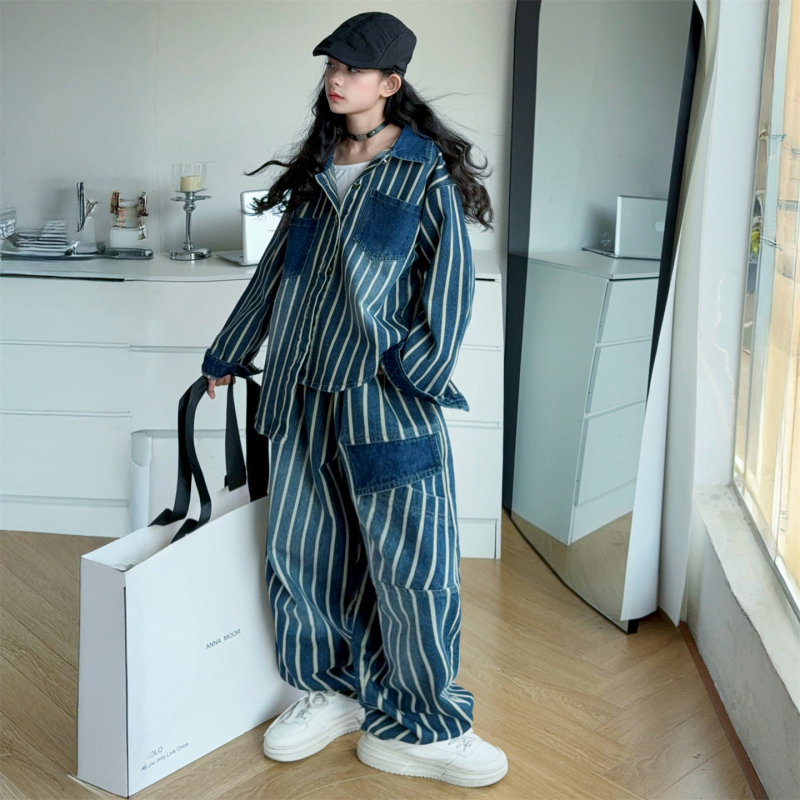 Dječji set od denimske košulje – korejski stil, vertikalne pruge, turn-down ovratnik, casual jakna i cargo hlače, 2-djelni set, jesen 2025