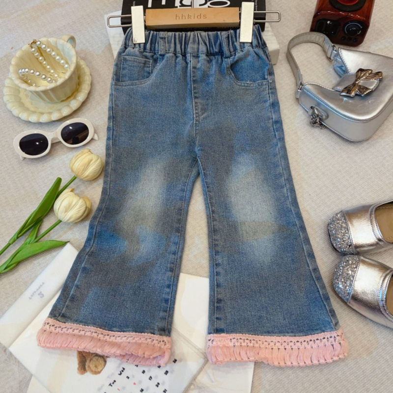 Set pentru copii din trei piese: vestă tricotată cu desene animate, cămașă și blugi cu ciucuri (Toamna 2025)